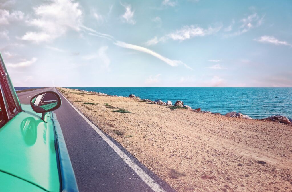 auto aan zee veilig op reis