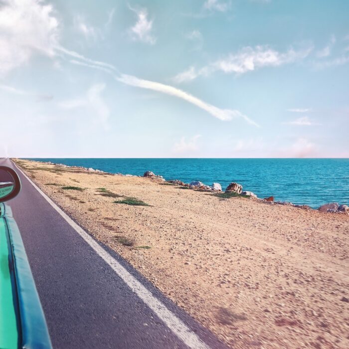 auto aan zee veilig op reis