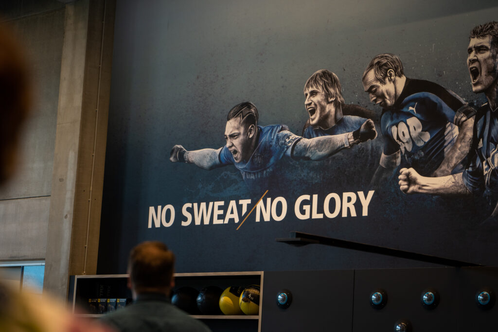 Foto met slogan van Club Brugge: no sweat no glory